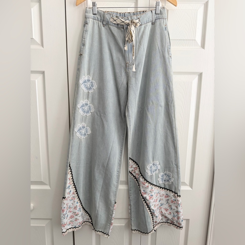 Pol Clothing Floral patches embroidery elastic band casual pant - Picture 6 of 7
